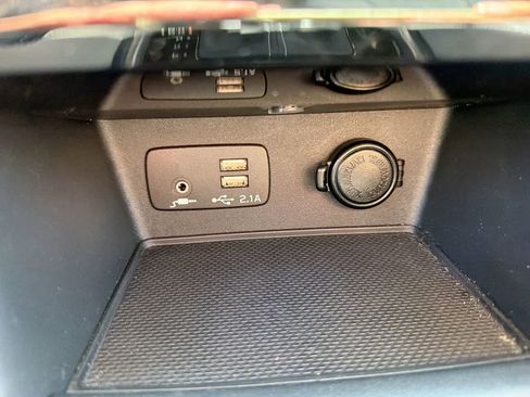Certified 2023 Subaru Forester Limited AWD/4WD image 35