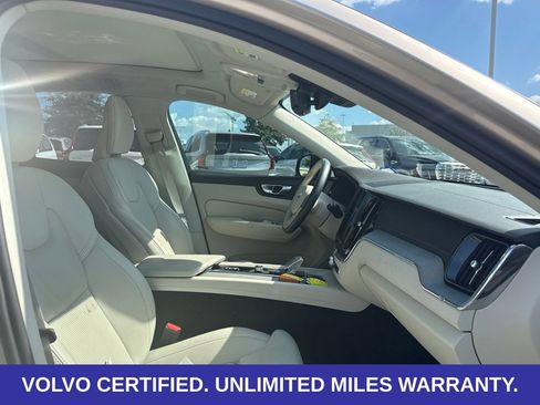 Certified 2024 Volvo XC60 T8 Ultimate w/ Protection Package Premier AWD/4WD image 12