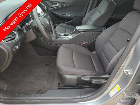 Used 2025 Chevrolet Malibu LS FWD image 13