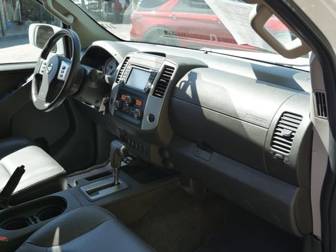 Used 2016 Nissan Frontier PRO-4X w/ Pro-4x Luxury Package AWD/4WD image 26