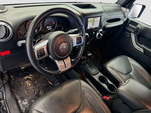 Used 2016 Jeep Wrangler Unlimited Rubicon AWD/4WD image 7