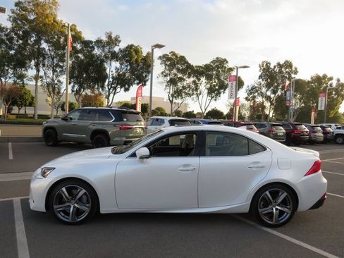 Used 2017 Lexus IS 200t image 7