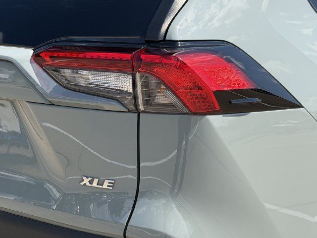 Used 2021 Toyota RAV4 XLE Premium FWD image 7