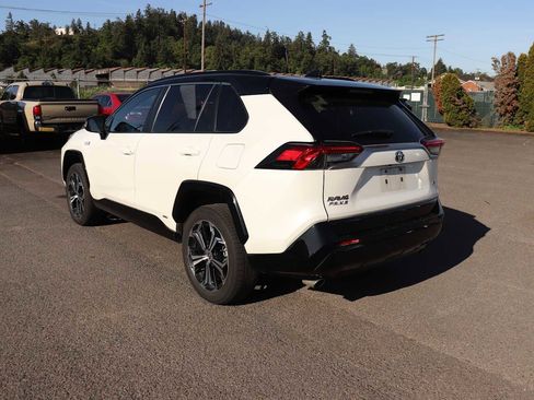 Used 2022 Toyota RAV4 XSE w/ Weather Package AWD/4WD image 7