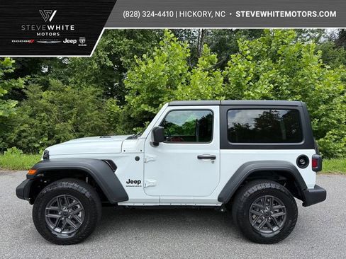 Used 2025 Jeep Wrangler Sport image 1