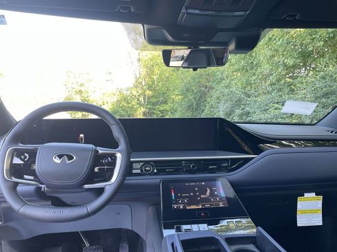 New 2026 INFINITI QX80 4WD image 17