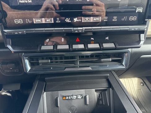 New 2026 GMC Hummer EV SUV image 20