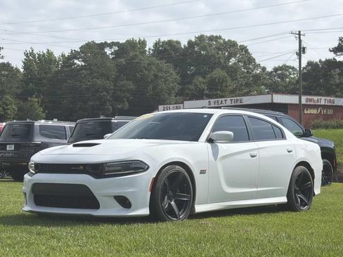 Used 2020 Dodge Charger Scat Pack RWD image 14
