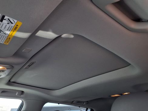 Used 2022 Toyota Highlander Limited FWD image 17