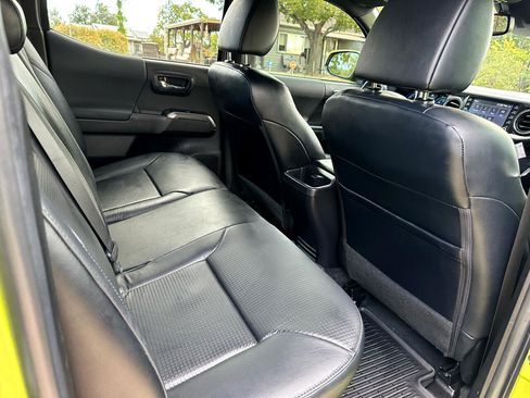 Used 2023 Toyota Tacoma TRD Off-Road image 31