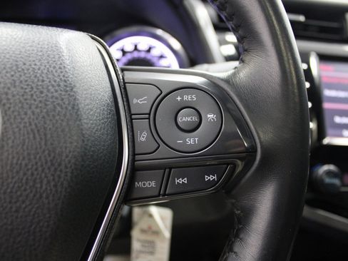 Used 2020 Toyota Camry SE image 33