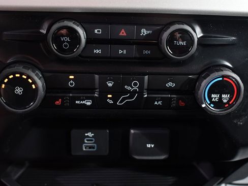 New 2026 Ford F350 XLT w/ XLT Premium Package AWD/4WD image 28