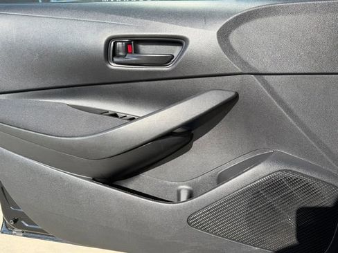 Used 2022 Toyota Corolla LE FWD image 22