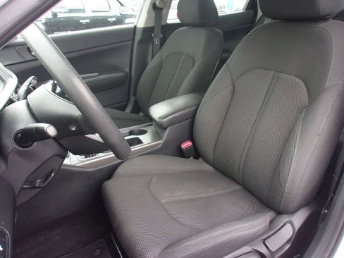 Used 2020 Kia Optima LX image 9