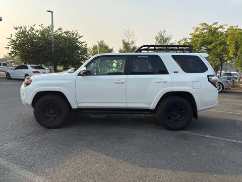 Used 2021 Toyota 4Runner SR5 Premium AWD/4WD image 4