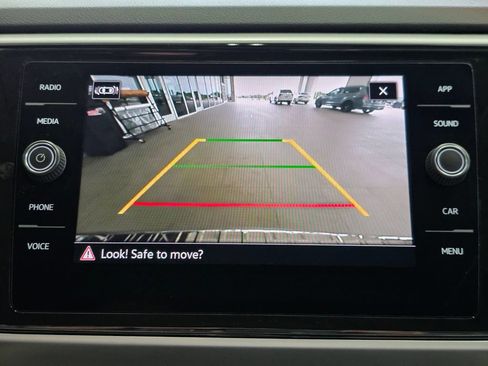 Used 2023 Volkswagen Atlas SE w/ Panoramic Sunroof Package FWD image 16