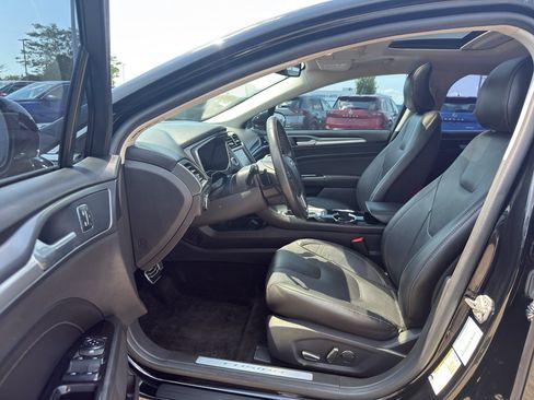 Used 2016 Ford Fusion Titanium FWD image 11
