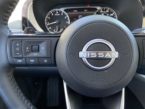 Used 2024 Nissan Pathfinder SL w/ SL Premium Package AWD/4WD image 16