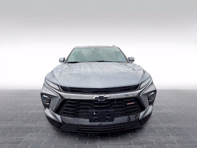 Used 2025 Chevrolet Blazer RS AWD/4WD image 2