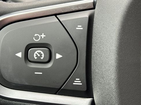 Used 2025 Volvo XC60 B5 Core w/ Protection Package Premier image 27