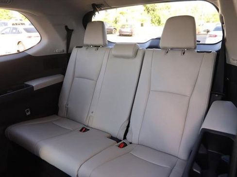 Certified 2025 Toyota Grand Highlander FWD image 12