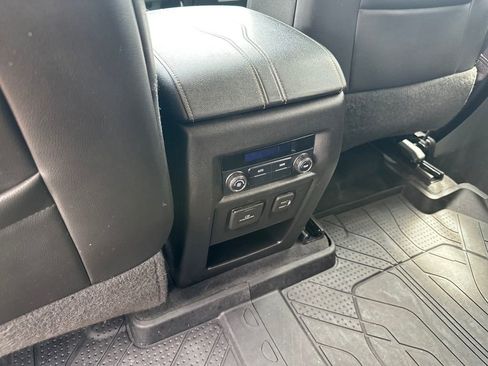 Used 2021 Chevrolet Traverse RS FWD image 30