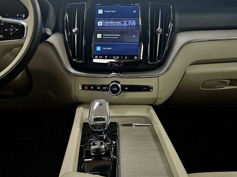 Used 2024 Volvo XC60 T8 Ultimate w/ Climate Package image 14