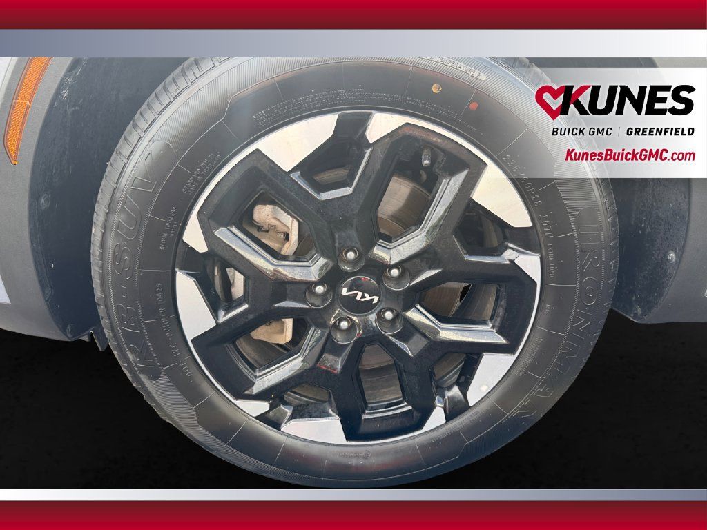 Used 2024 Kia Sorento S FWD image 12
