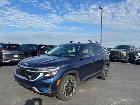 Certified 2024 Kia Seltos SX w/ SX Sunroof Package AWD/4WD image 7