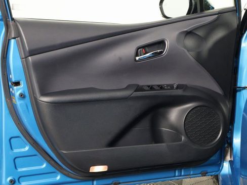 Used 2019 Toyota Prius Prime Advanced w/ Carpet Mat Package image 12