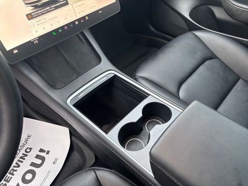 Used 2023 Tesla Model 3 Standard Range image 16