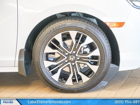 New 2026 Honda Odyssey Elite image 6