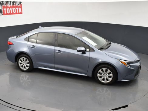 Used 2025 Toyota Corolla LE w/ Convenience Package FWD image 20