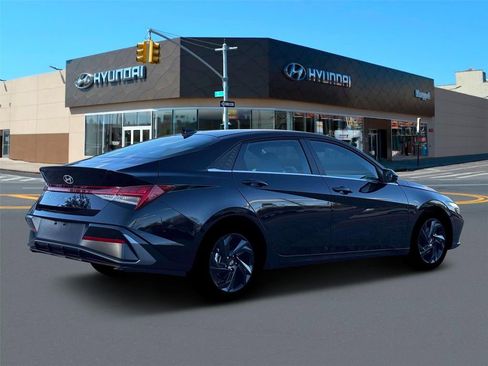 New 2026 Hyundai Elantra SEL Sport Premium FWD image 8