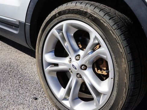 Used 2014 Ford Explorer Limited image 7