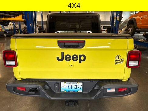 Used 2023 Jeep Gladiator Sport AWD/4WD image 5