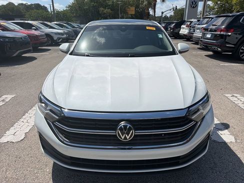 Certified 2023 Volkswagen Jetta SE w/ Panoramic Sunroof Package FWD image 20
