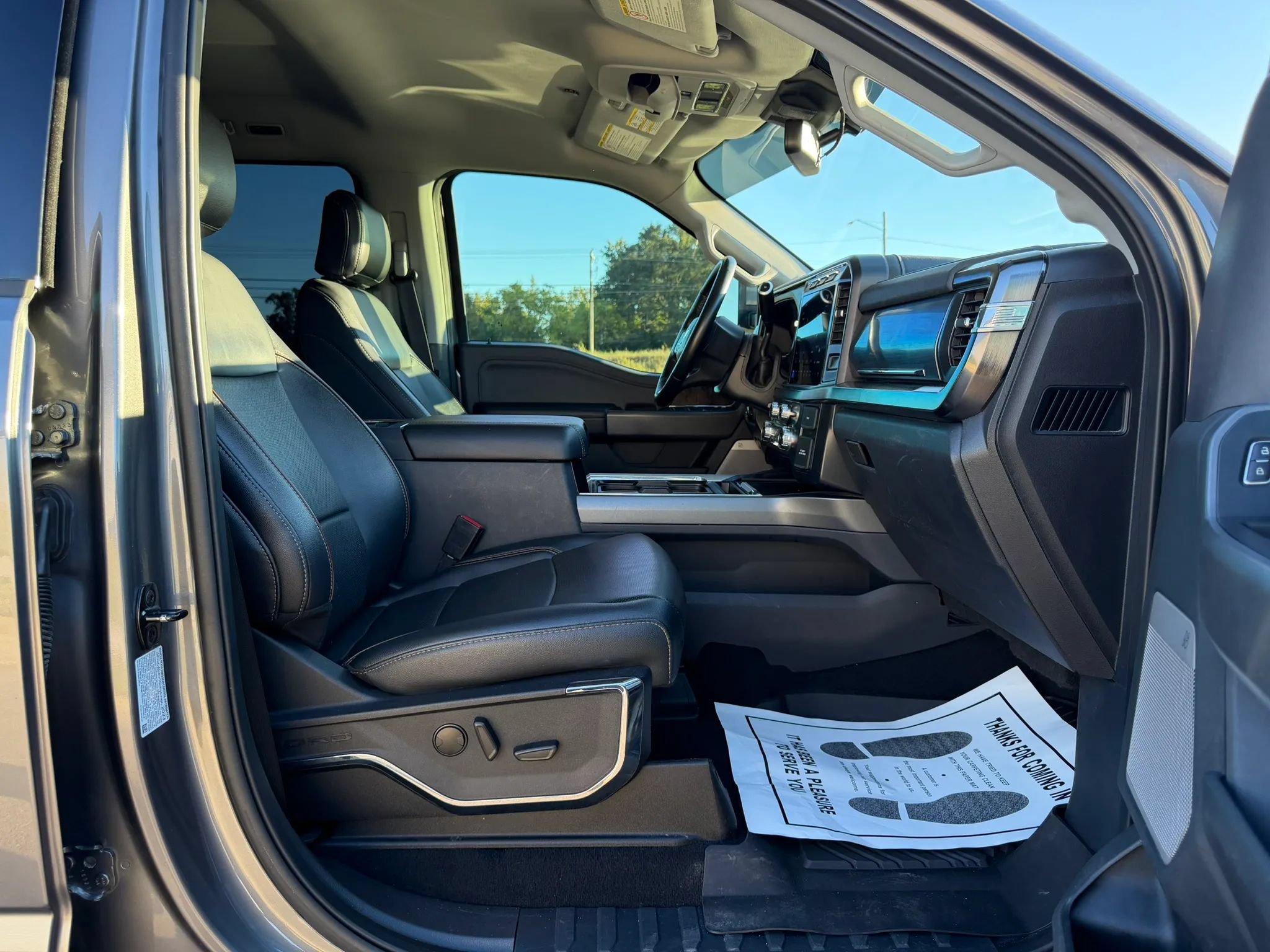 Used 2023 Ford F250 Lariat AWD/4WD image 25