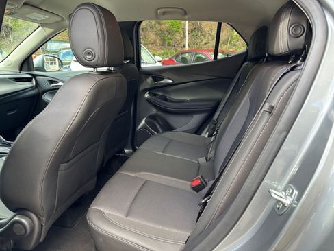 Used 2025 Buick Encore GX Preferred FWD image 25
