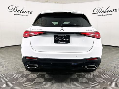 Used 2025 Mercedes-Benz GLC 300 4MATIC image 5