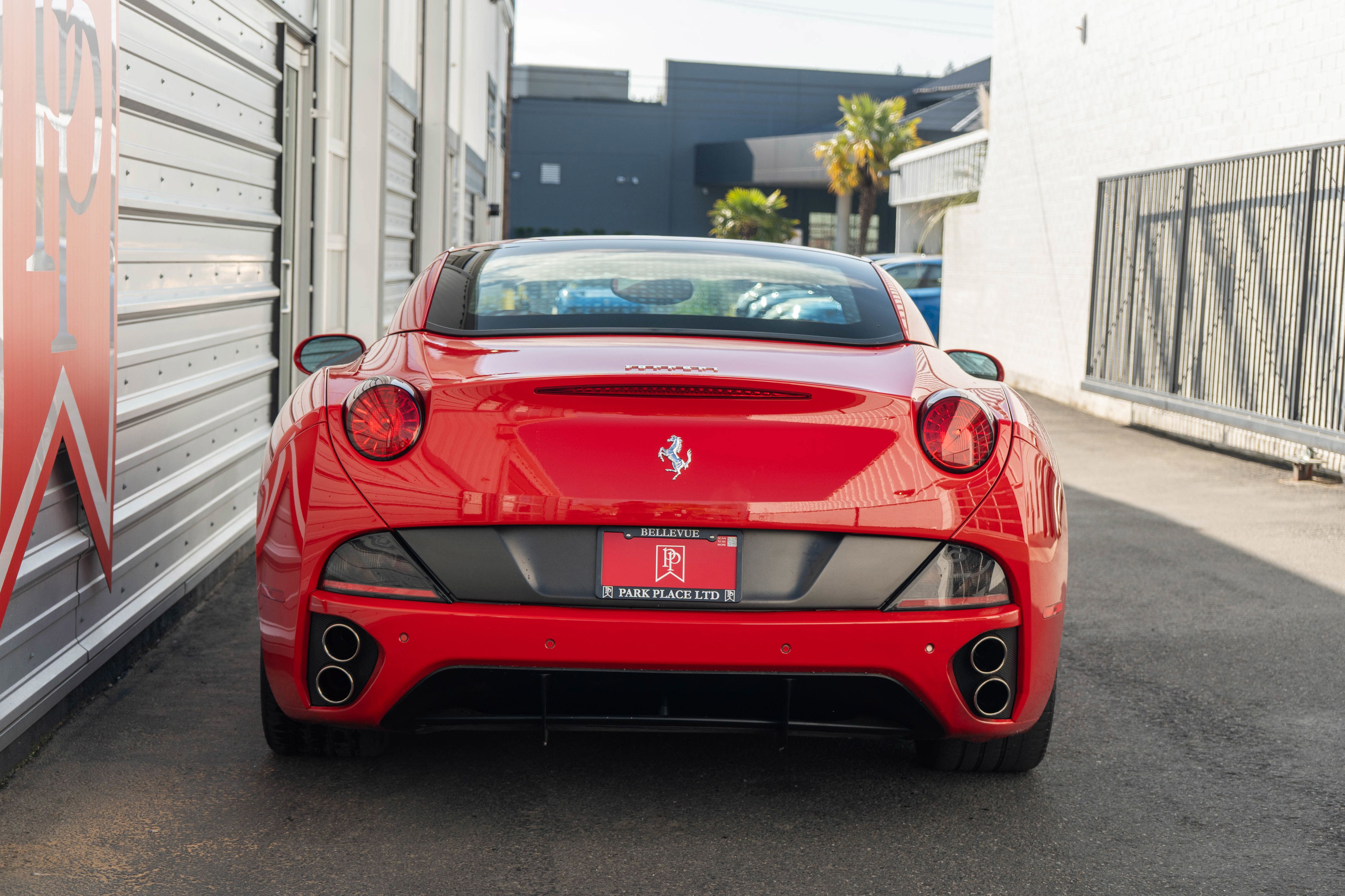 Used 2010 Ferrari California RWD image 38