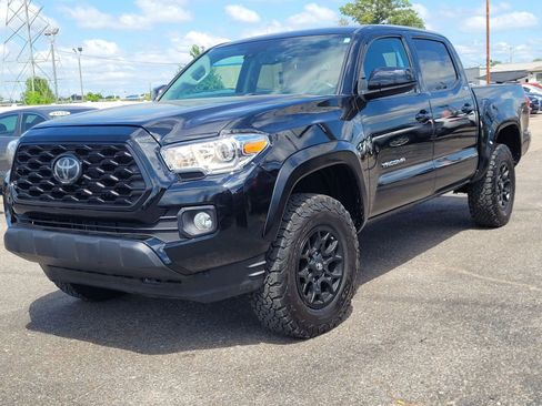 Used 2019 Toyota Tacoma SR5 AWD/4WD image 3