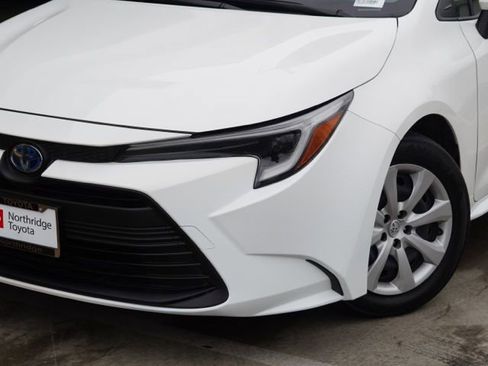 Used 2024 Toyota Corolla LE FWD image 5