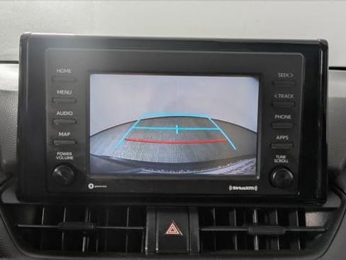 Used 2020 Toyota RAV4 LE image 31