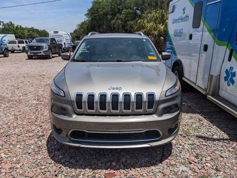 Used 2017 Jeep Cherokee Overland w/ Technology Group FWD image 2