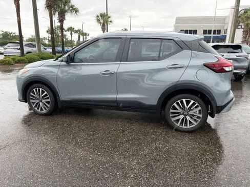 Used 2024 Nissan Kicks SV FWD image 4