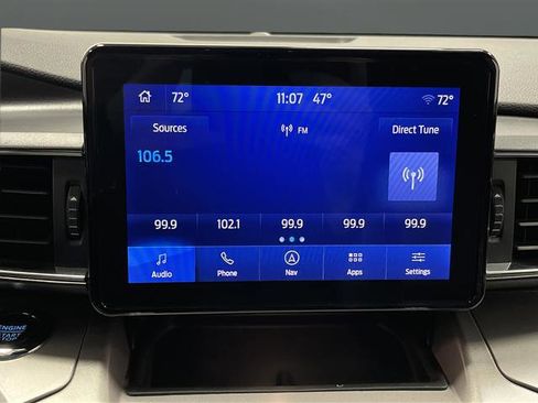 Used 2023 Ford Explorer XLT AWD/4WD image 19
