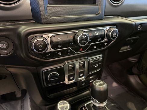Used 2021 Jeep Wrangler Sport AWD/4WD image 21