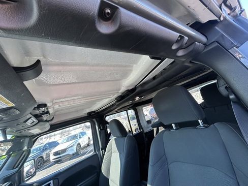 Used 2021 Jeep Wrangler Unlimited Sport image 22