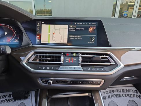 Used 2022 BMW X5 xDrive40i w/ Parking Assistance Package image 23